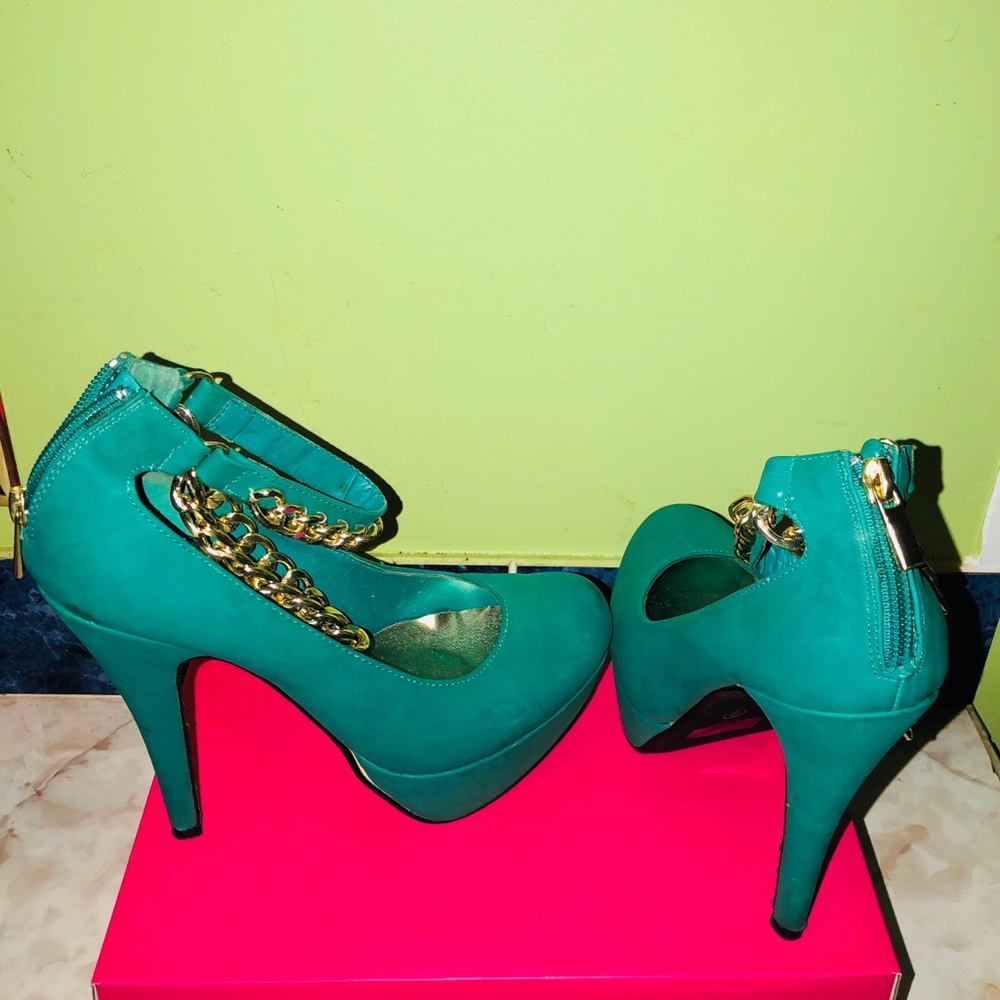 Women’s shoe